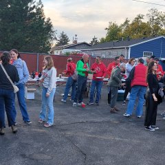 „Tailgate“ Party für die deutschen Gäste vor dem Jay Martin Soccer Complex der OWU